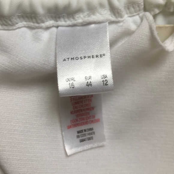 3/$25Atmosphere bikini white scalloped triangle - Picture 5 of 8